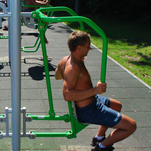 Buiten fitness toestel: Chest press 6 Fitness voor iedereen, van tieners tot senioren, altijd en overal!